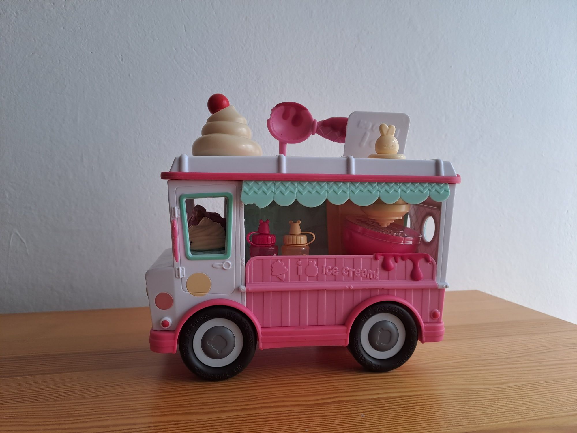 Samochodzik NUM NOMS