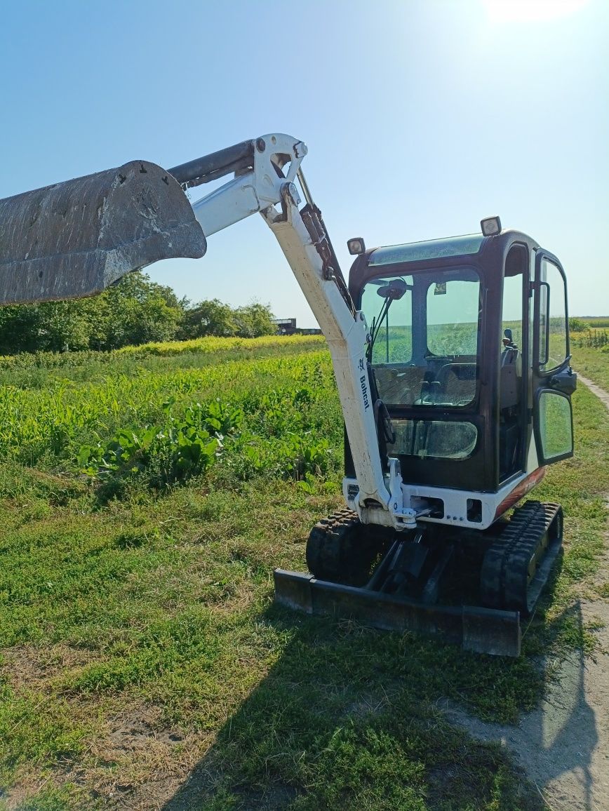 Bobcat 323 міні екскаватор