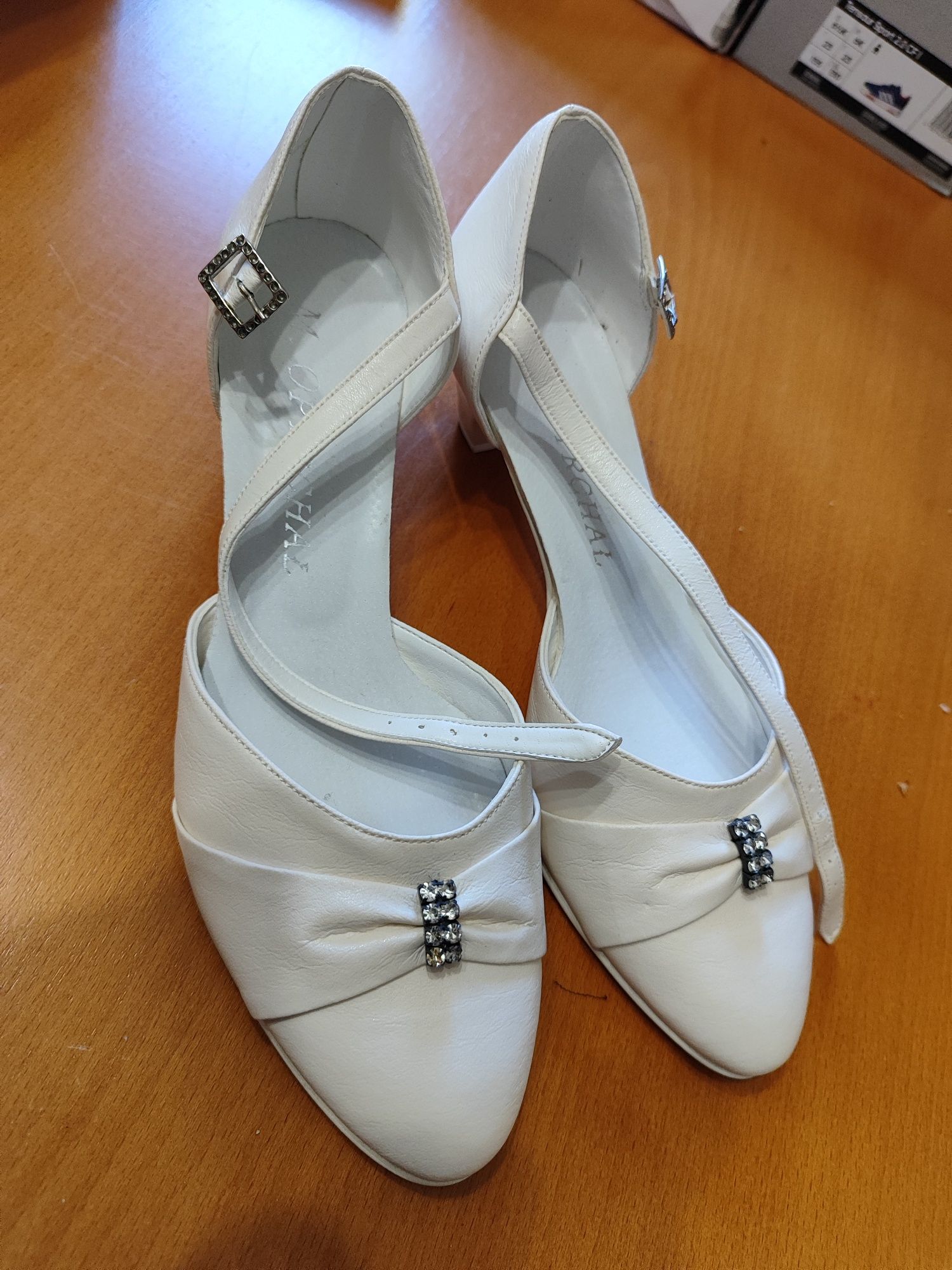 Buty ślubne białe/ecru 36