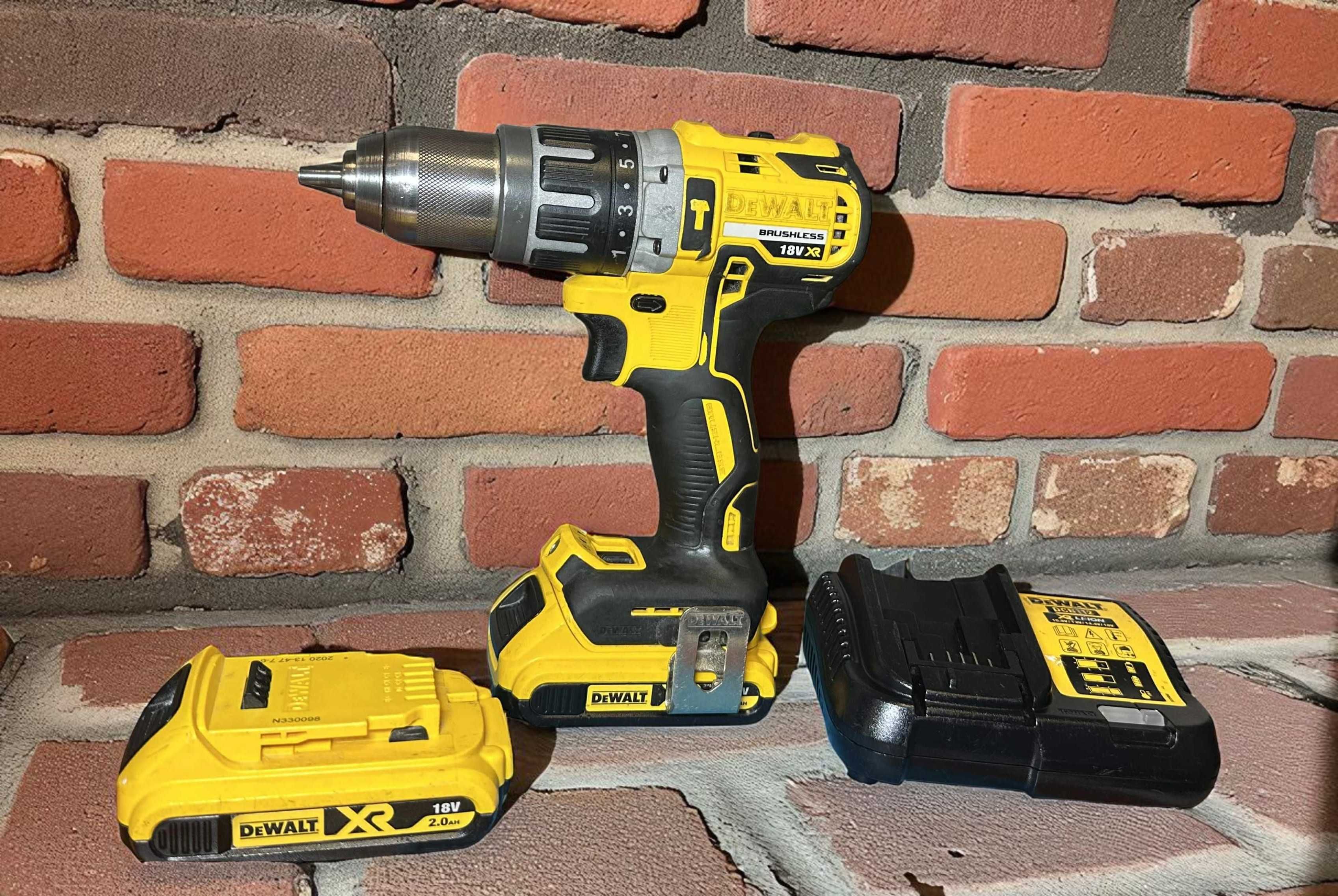 Wkrętarka z udarem DEWALT DCD796 D2 I 2x Aku 2.0Ah I 18v Polecamy