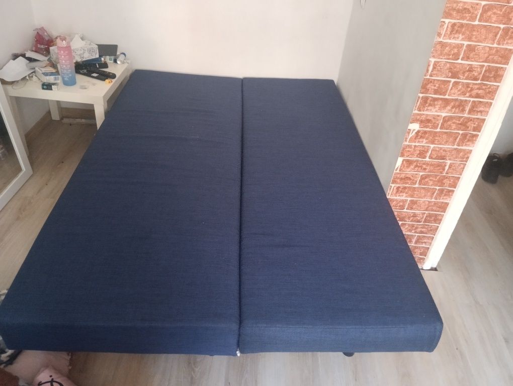 Łóżko  rozkładane w kolorze niebieskim