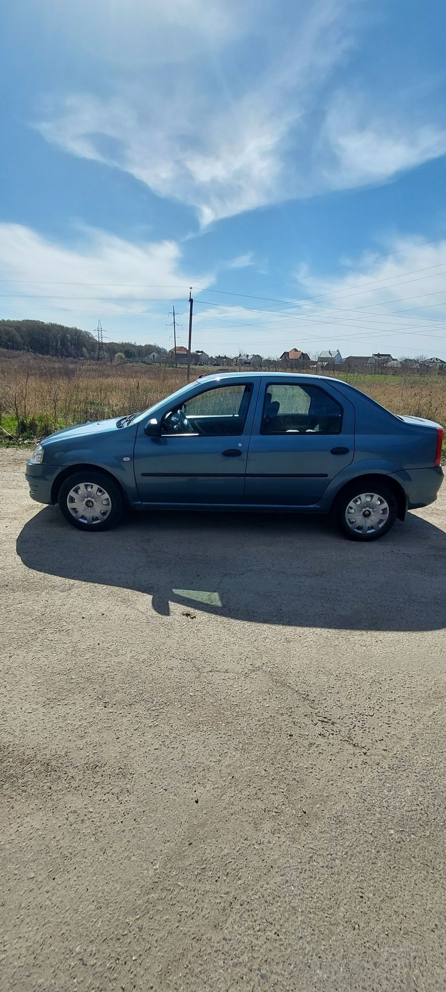 Продам автомобіль Renault Logan