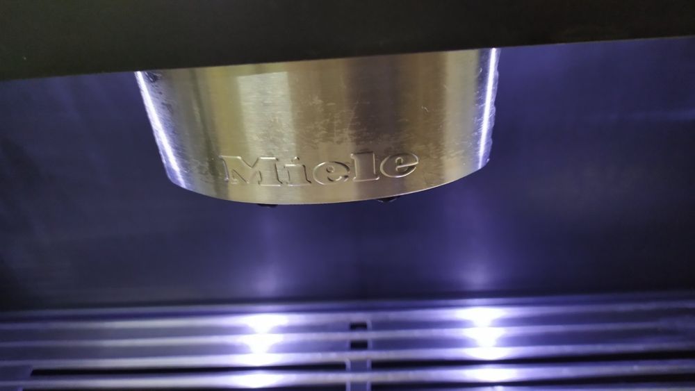 Кофемашина встройка Miele CVA 5060.