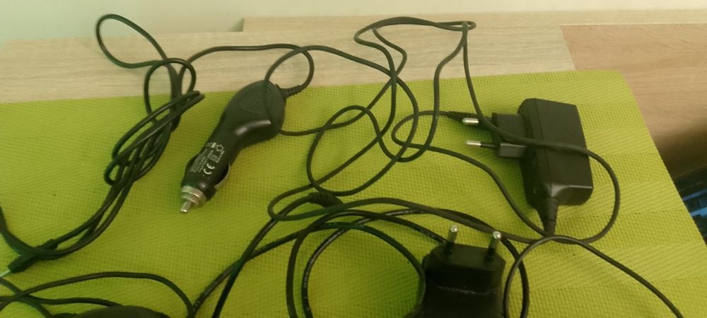 Zestaw starych ładowarek