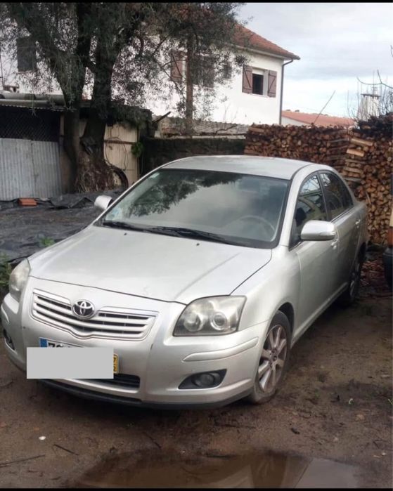 Toyota avensis 2000