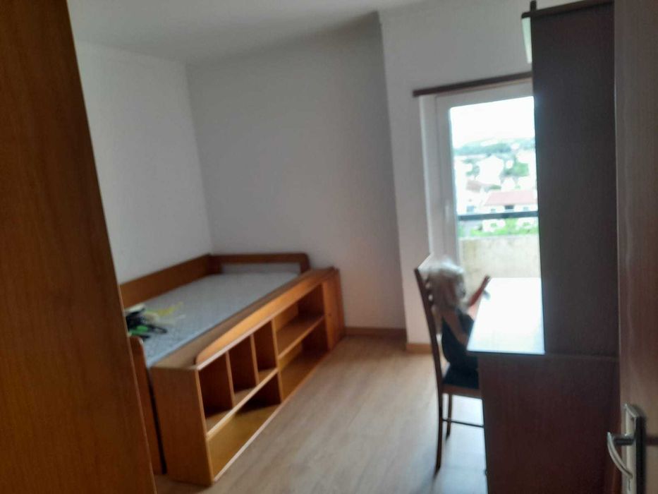 Quarto em cerejeira usado