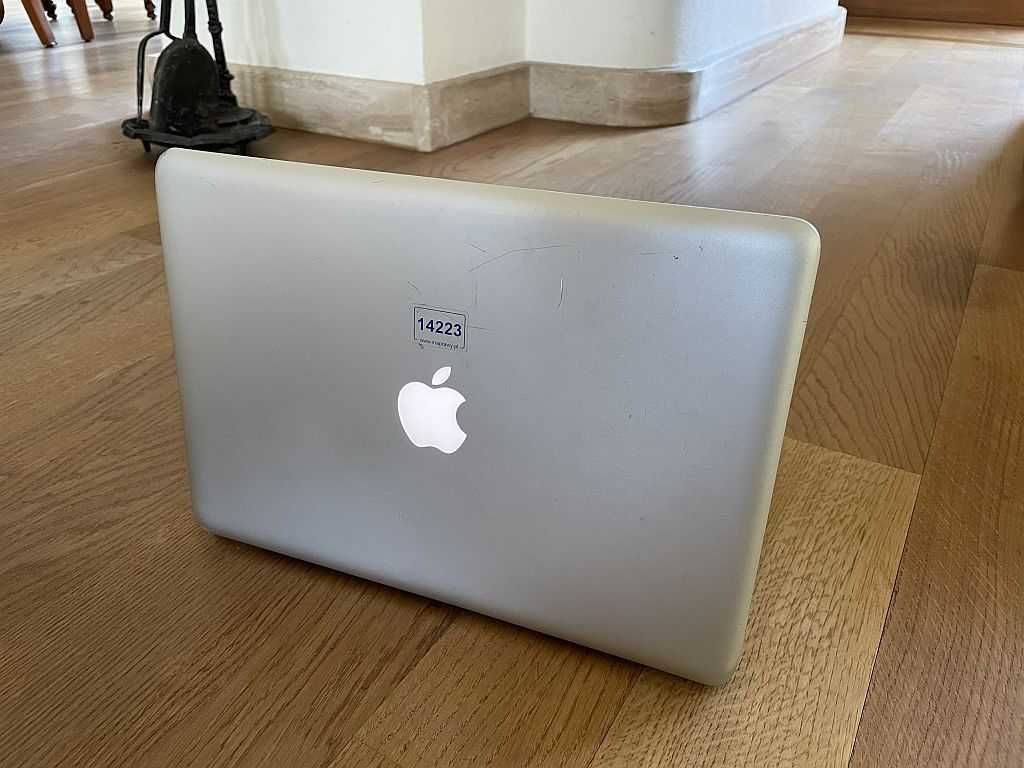 Apple McBook Pro 13" I5 4GB 512GB !
