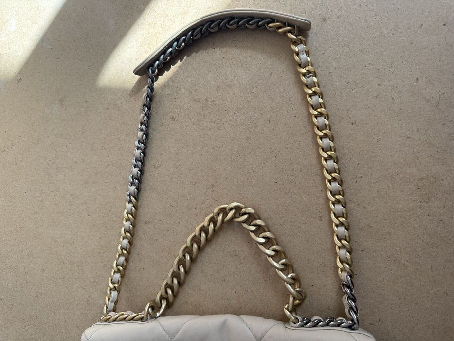 Оригінальна Chanel 19 Flap Bag – Cream Quilted Leather (як нова)