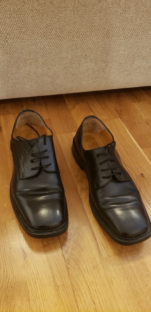 Sapatos de homem 42