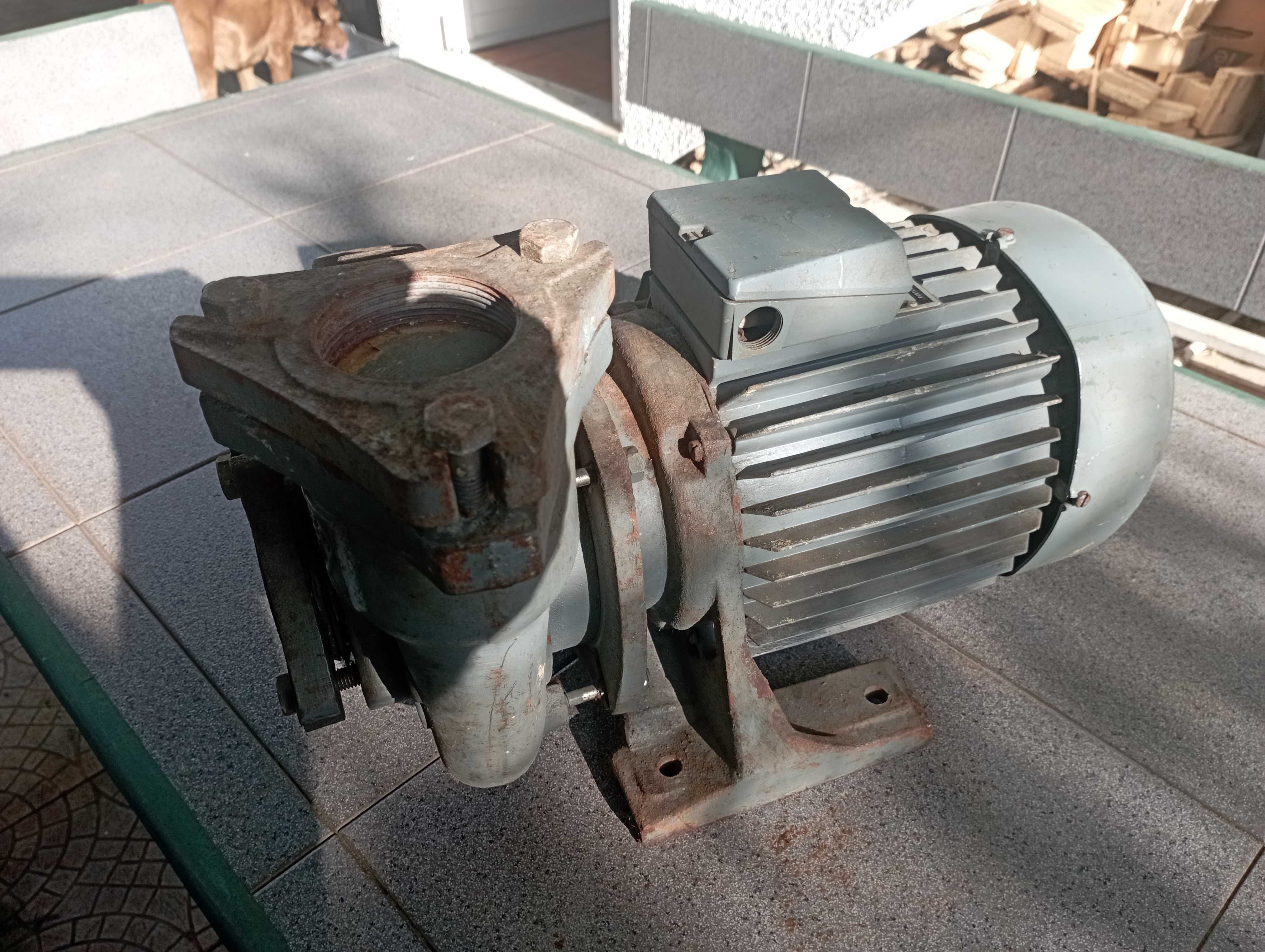 Motor de tirar  água ou outra finalidade EFACEC