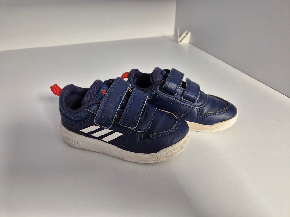 Buty chłopięce Adidas rozm.23
