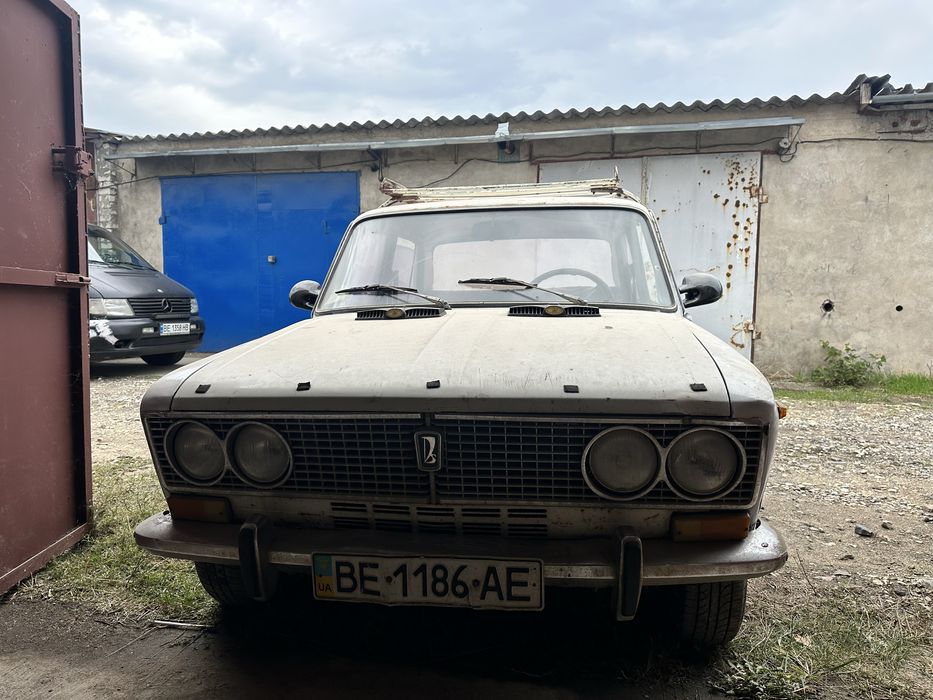 Автомобиль ВАЗ 2103