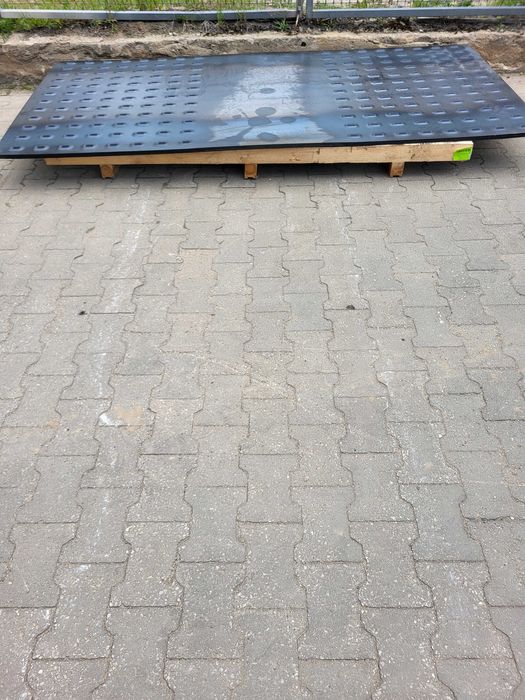 Blacha stalowa 1250x2500x4mm laweta- auto-laweta , zabudowa.