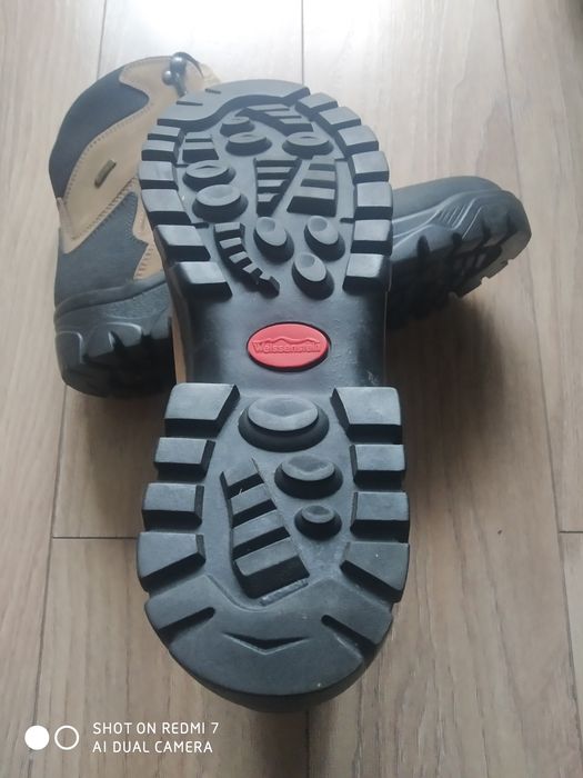 Ботинки треккинговые 43размер.