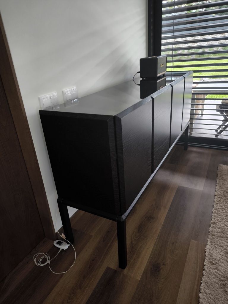 Vendo mesa extensível cadeiras e aparador