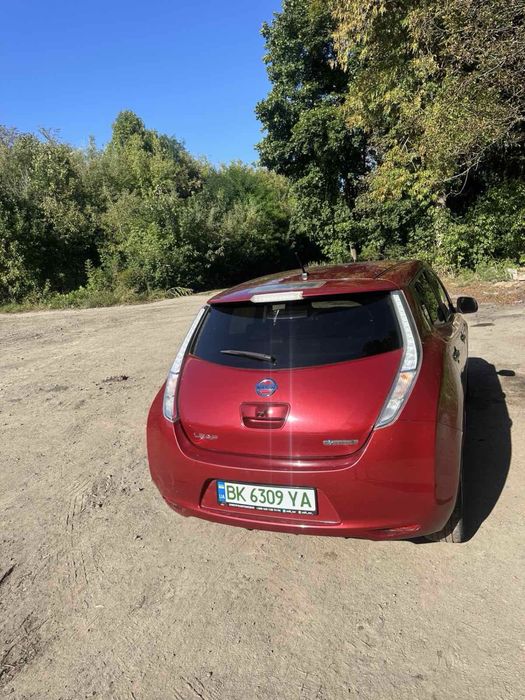 Nissan Leaf 2014р 11 палок СОХ 82 в рідній фарбі