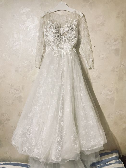 Продам весільну сукню