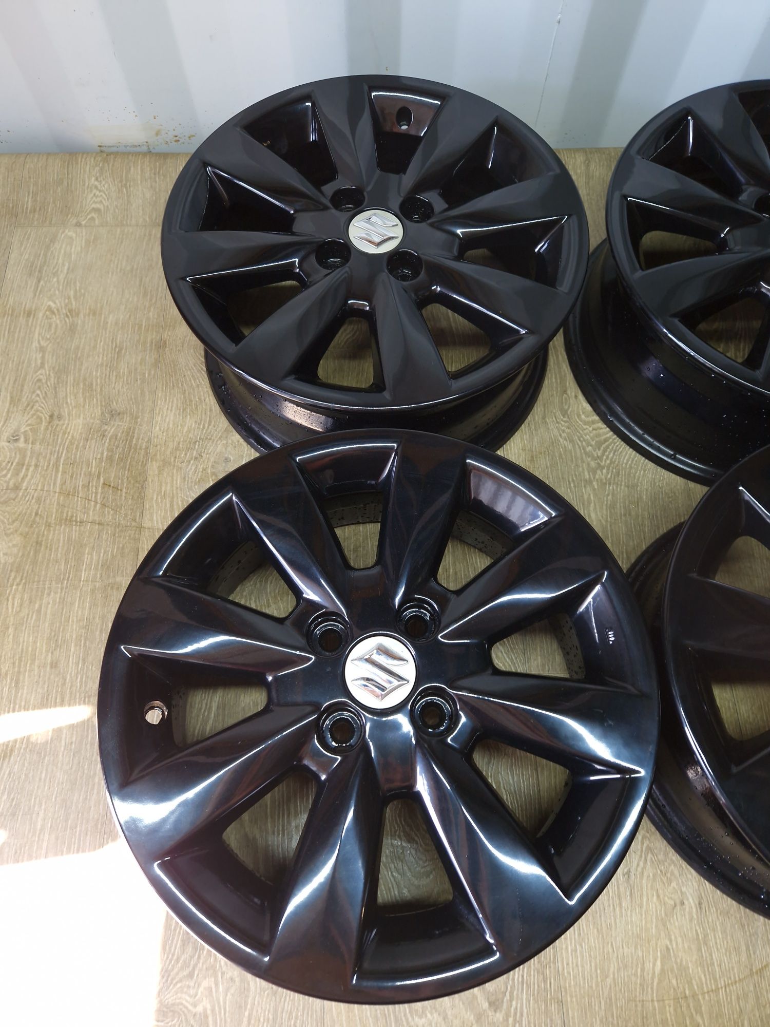Felgi 15 suzuki Liana ignis 4x100 6j et45 os 54.1