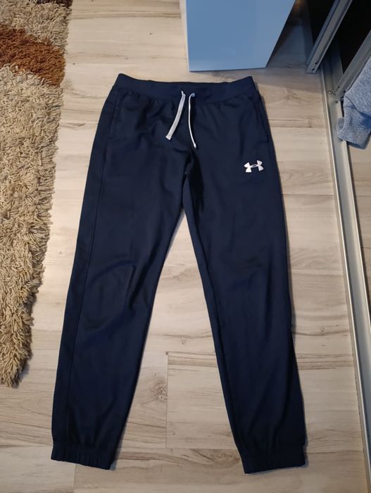 Spodnie dresowe dresy Under Armour 158-164