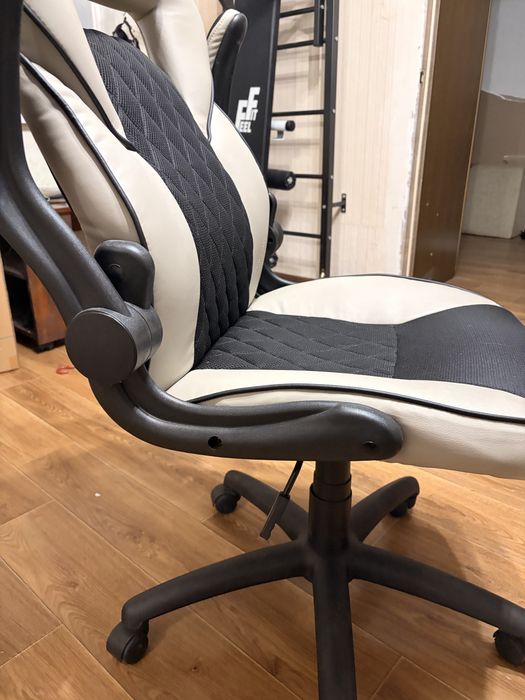 Продам офисное можно как игровое кресло