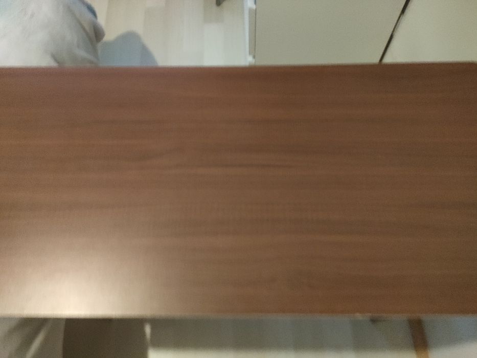 Secretária Castanha