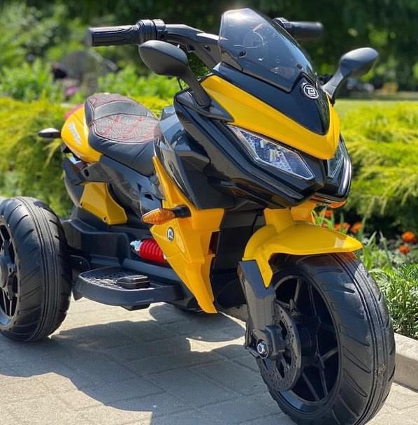 Дитячий транспорт (трицикл)