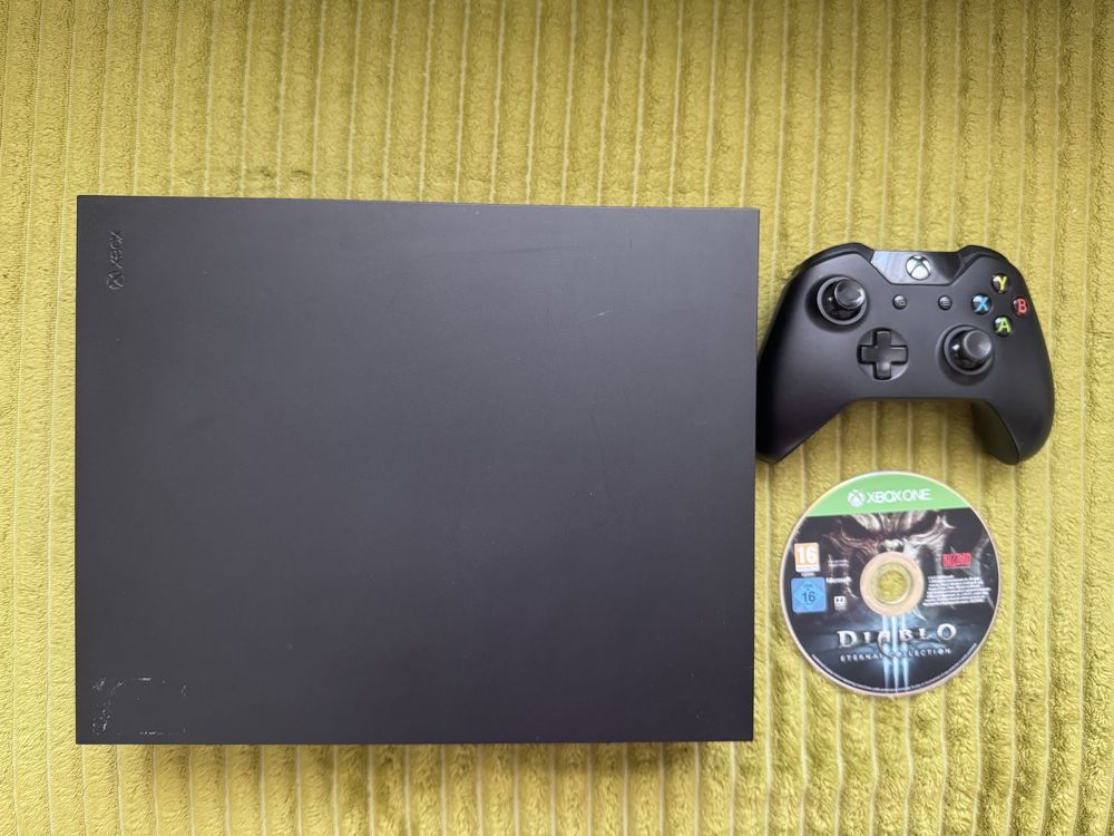 Ігрова приставка Xbox One X