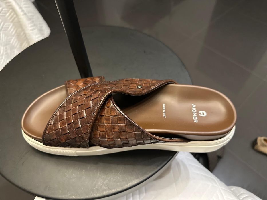 Продам мужские кожаные шлепанцы Aigner, размер 42