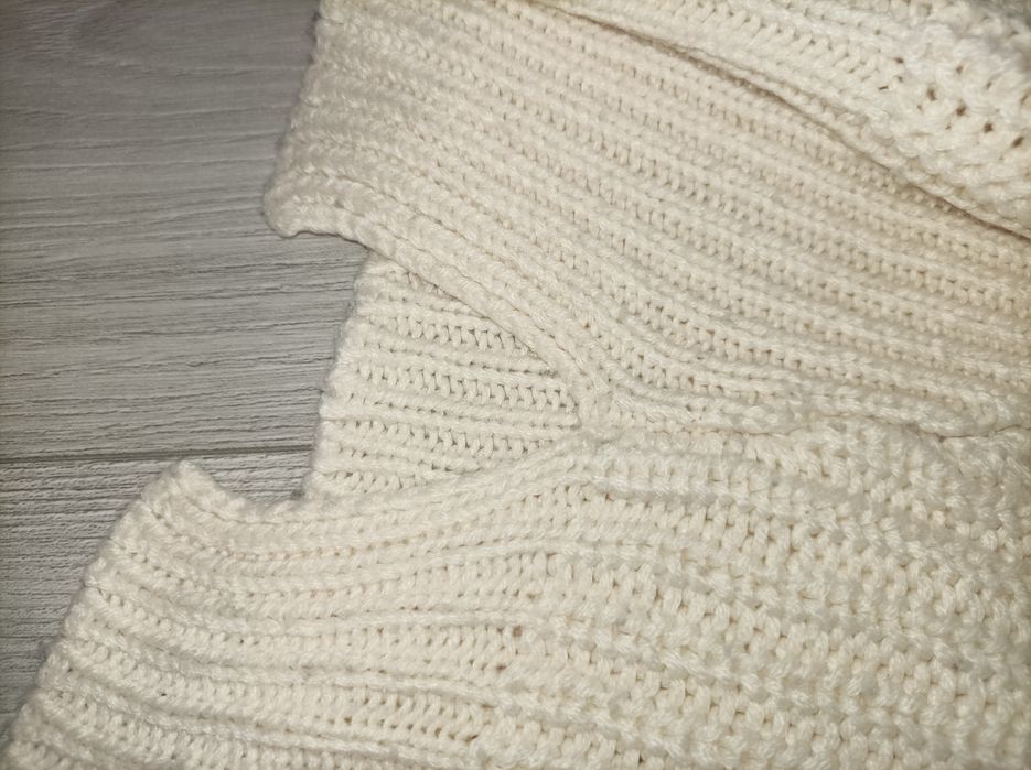 Jasnomorelowy sweterek gruby r.s