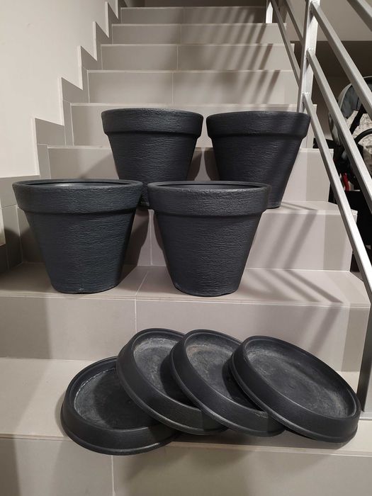 Doniczki plastikowe Massive DBC30 + Podstawki PR27 antracyt 4szt 30 cm