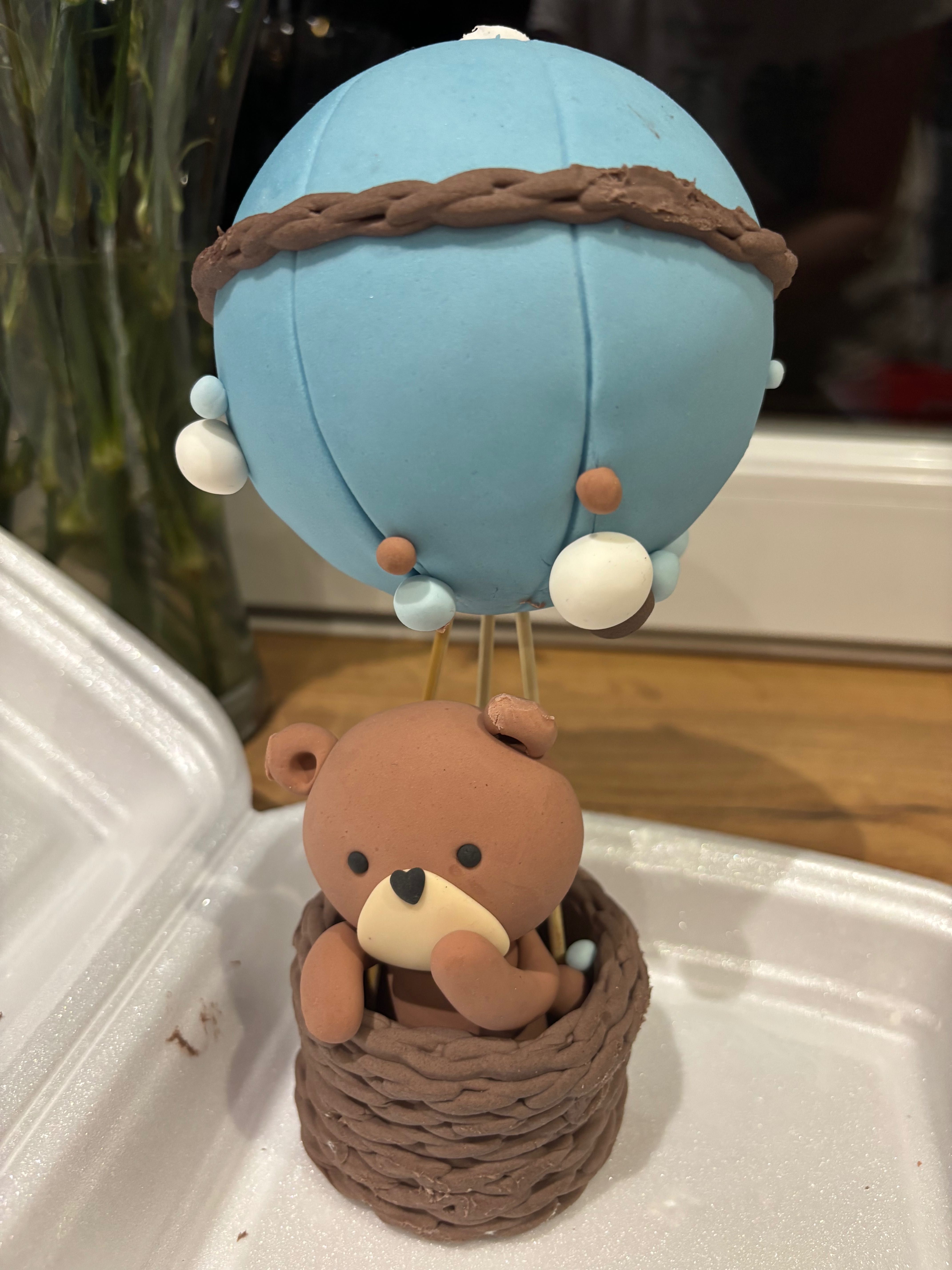 Miś figurka na tort