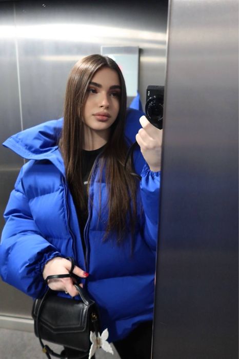 Зимова жіноча куртка синього кольору