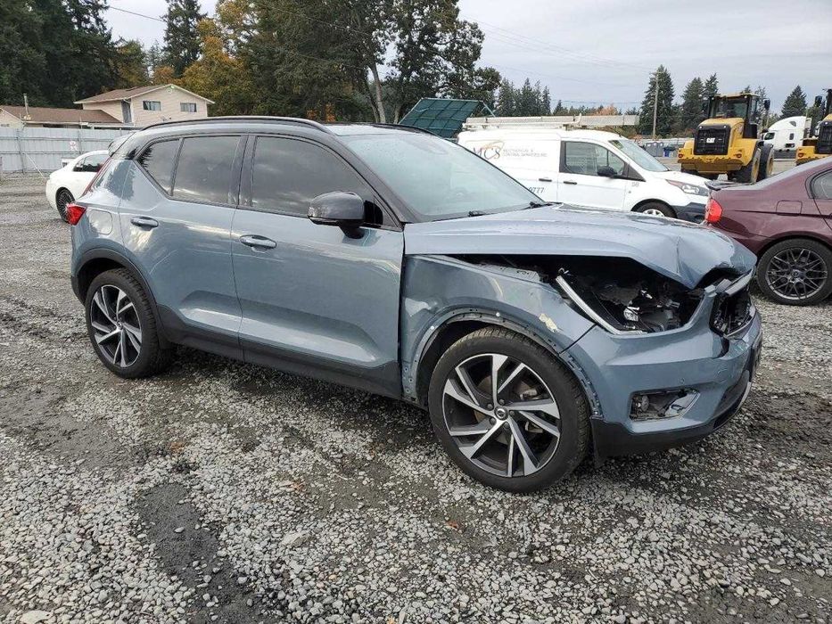 Volvo XC40 T5 R-DESIGN 2020г.