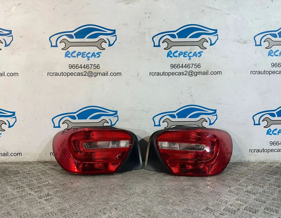 .Conjunto Farolins Tras Traseiros Esquerdo Direito Originais Mercedes Benz Classe A W176 2012 - 2018