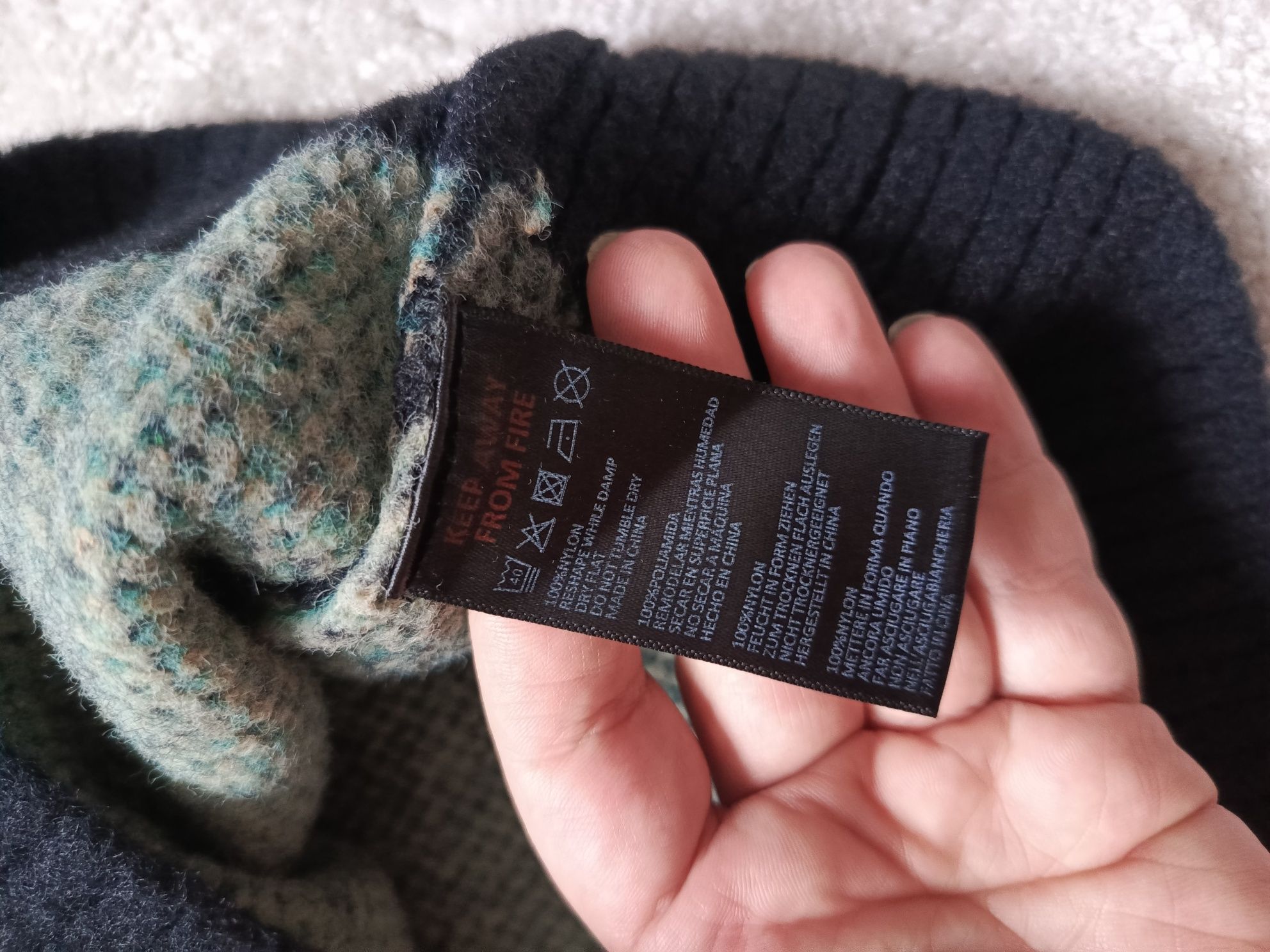 Unikalny sweter oversize z abstrakcyjnym wzorem - Urban Outfitters ,XL