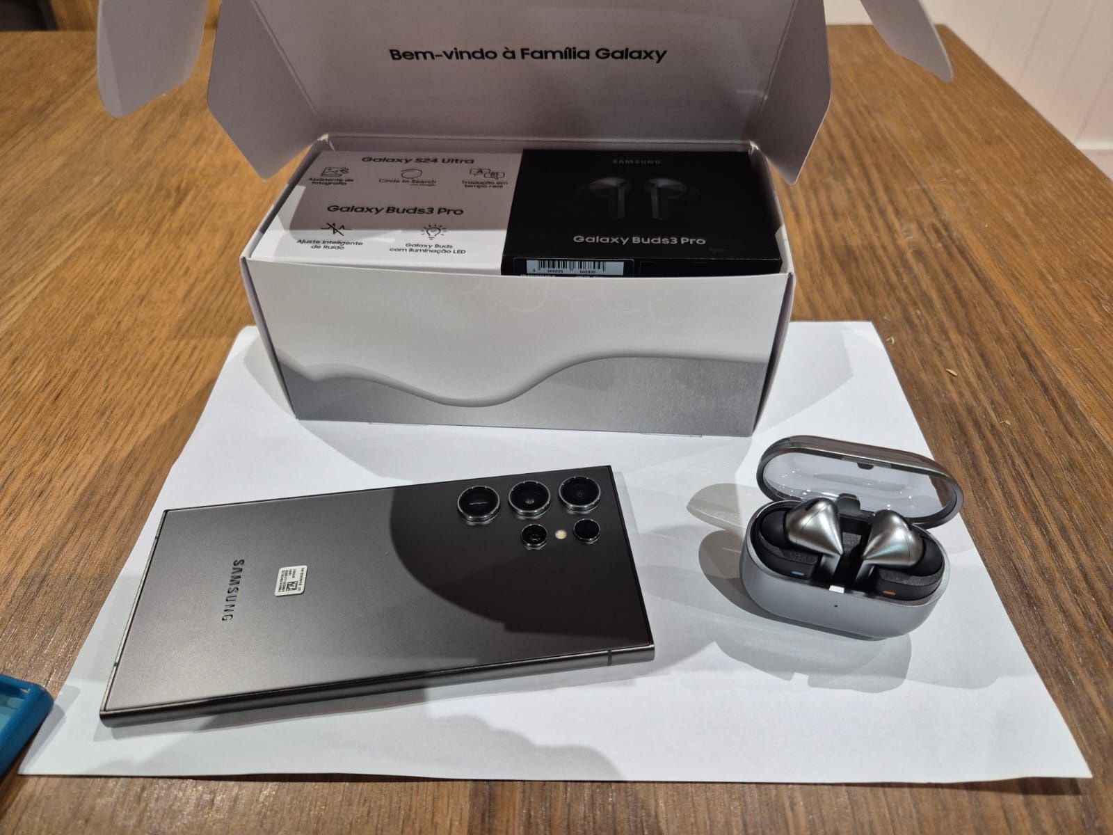Pack Samsung S24 Ultra 256GB com Buds 3 Pro