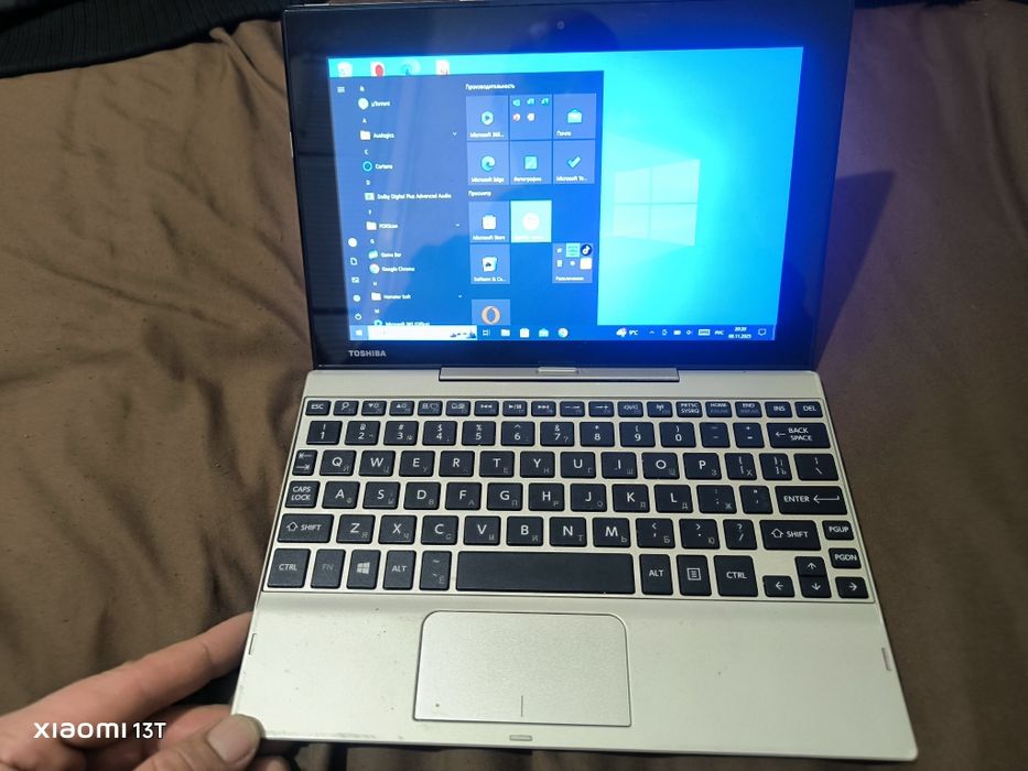 Ноутбук,нетбук сенсорный экран Toshiba Satellite Click 10 LX0W-C64.