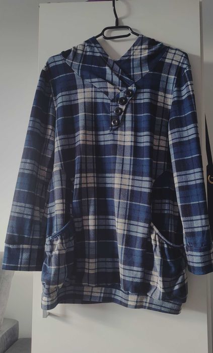 Sweterek bluza z kapturem