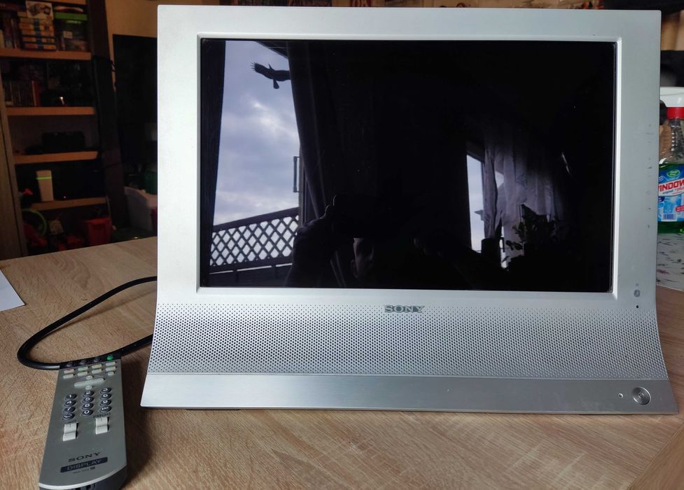 SONY MFM-HT75W 17" LCD – TV/monitor HD-Ready z pilotem,wejścia analog