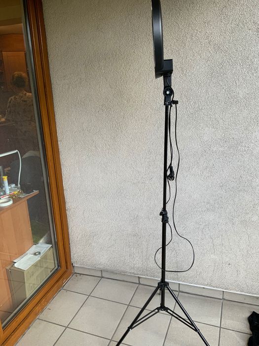 Lampa Led stojąca do branży beauty