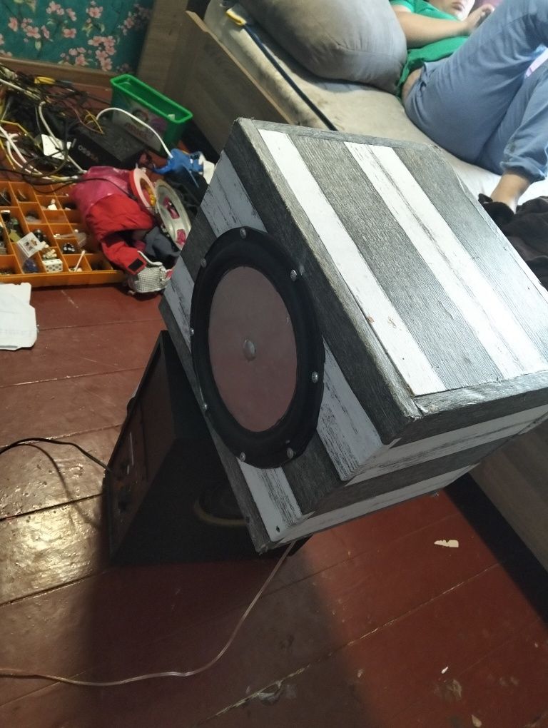Сабвуфер 10" 150 ват RMS 4 ом