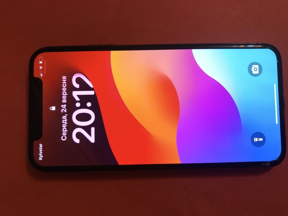 Продаю Iphon xs б/у