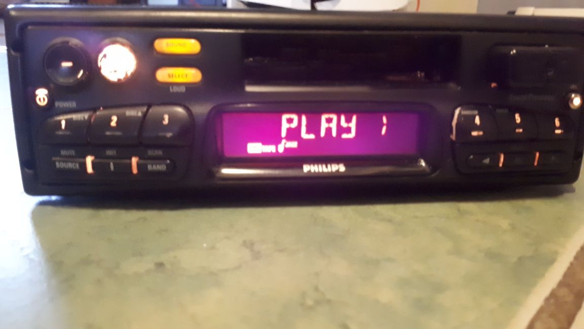 Radio kaseta Philips RC 379