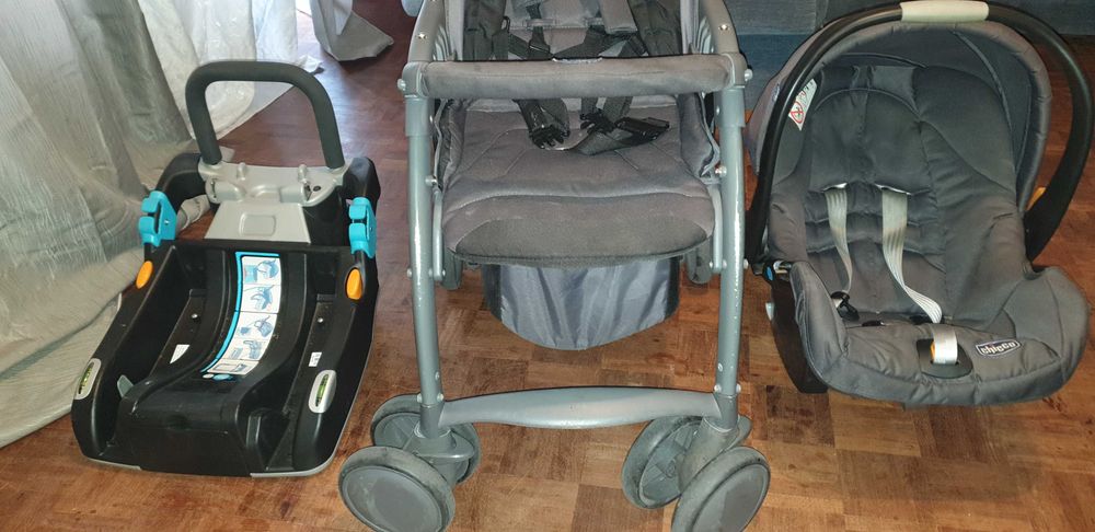 Carrinho de criança Chicco Trio