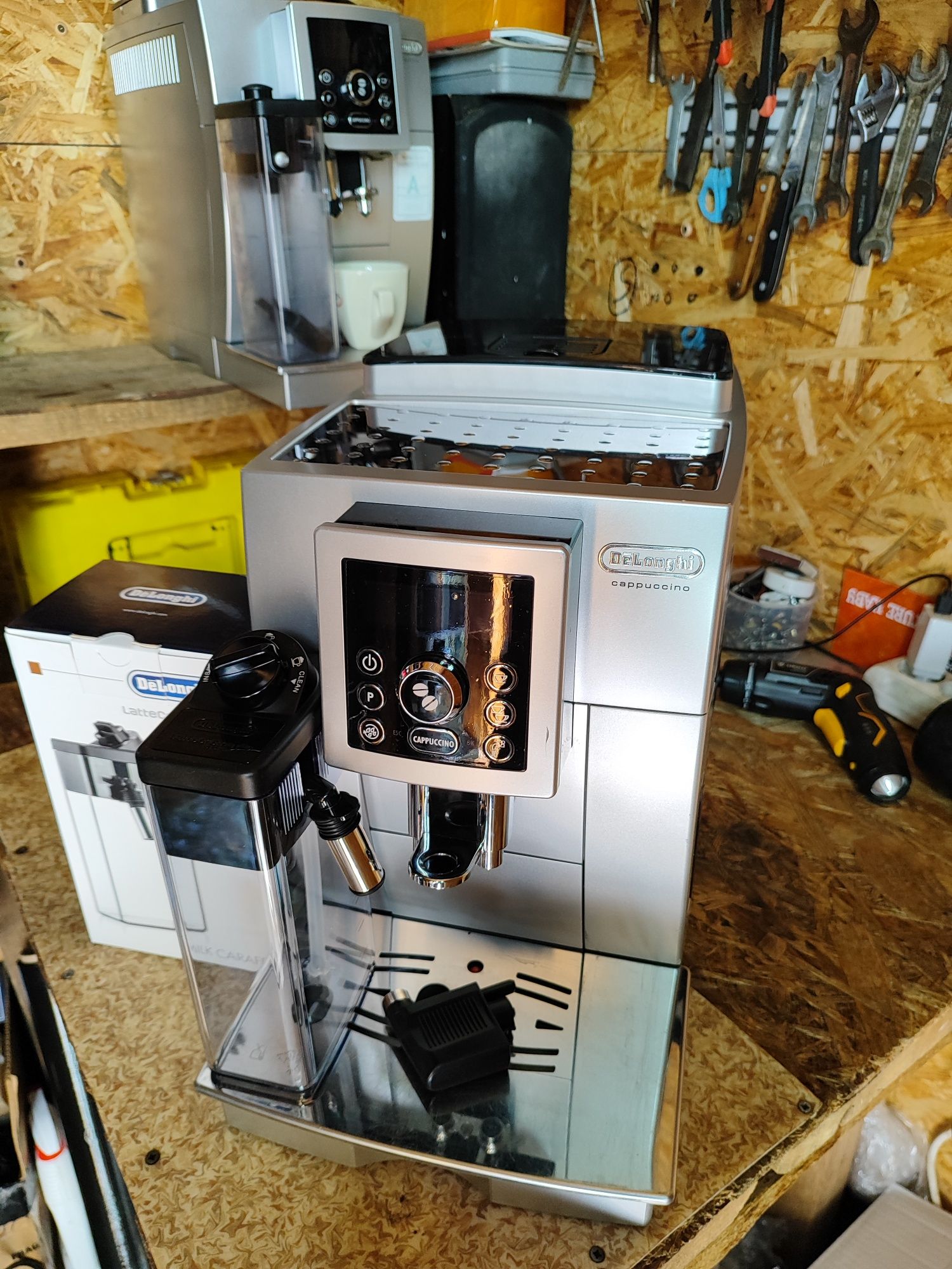 Кофемашина, кавоварка Delonghi Magnifica, Saeco Minuto  23.420