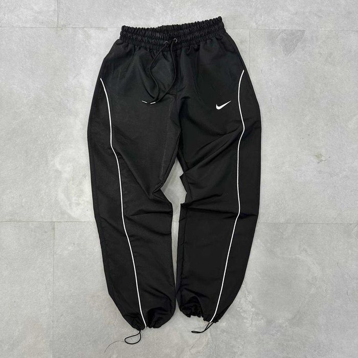 Штани Nike | Водонепроникна плащівка | Чорні / Білі / Графіт | S–XL