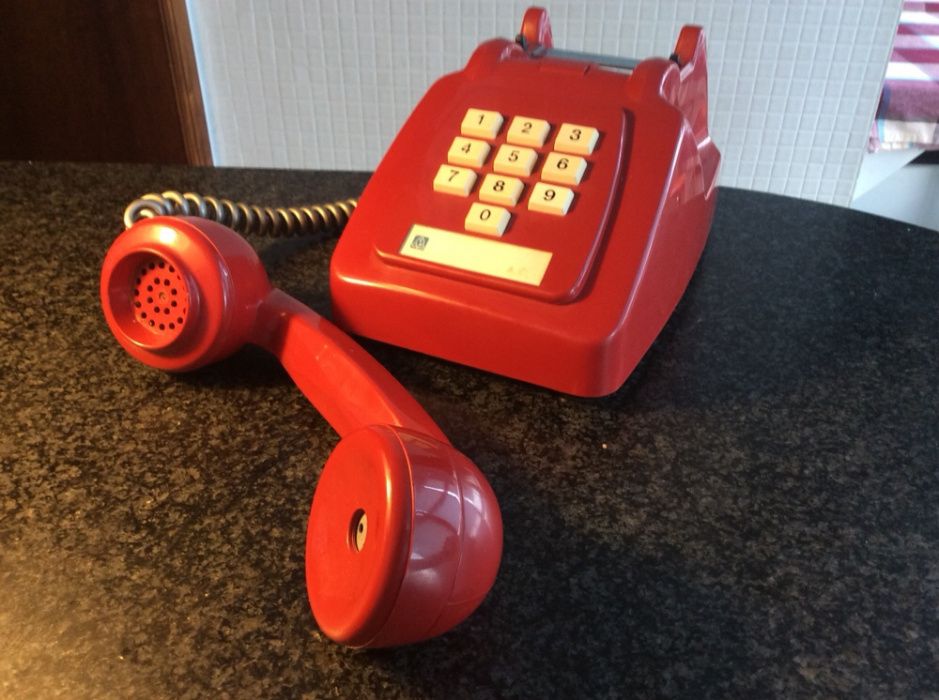 Telefone vermelho