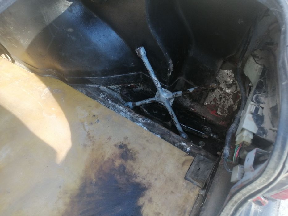 Продам мазду 323 bg 1,6