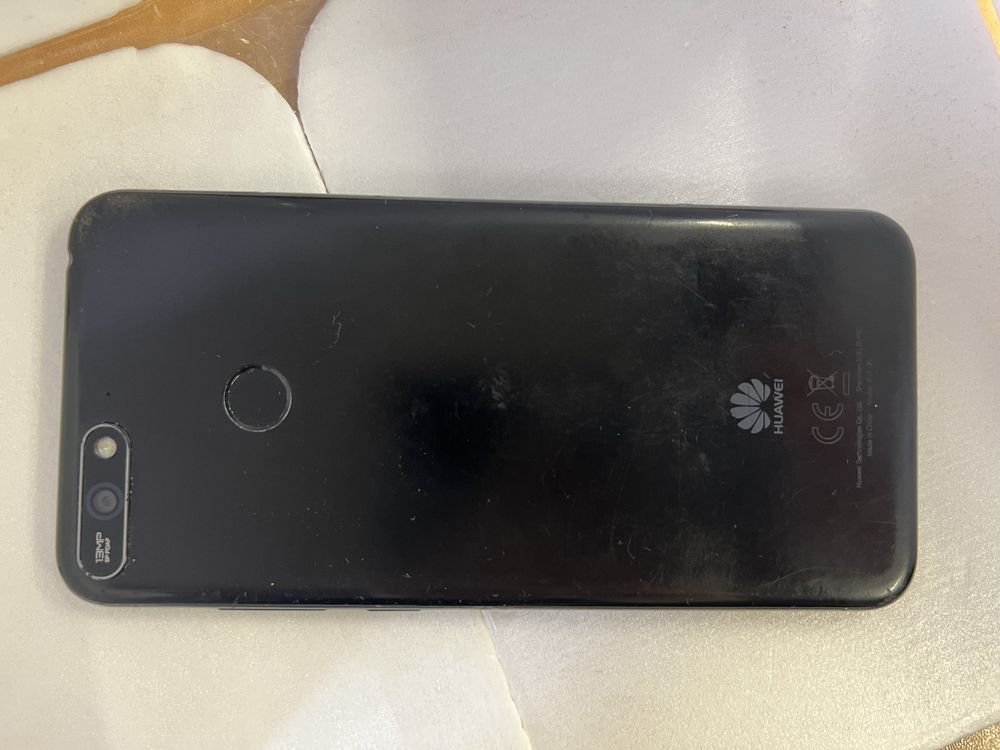 Телефон Huawei Y6 Prime 2018 (ATU-L31) гарний стан