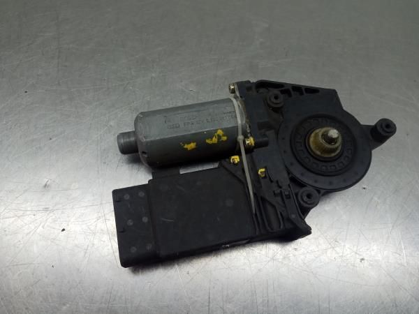 Motor vidro frente direito VOLKSWAGEN Passat (3B3)